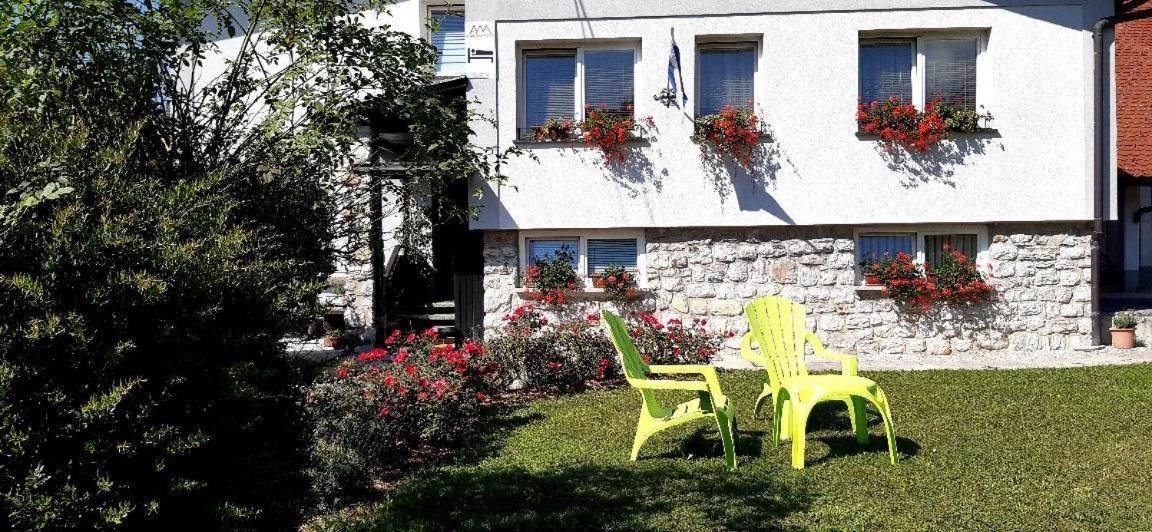 Apartmaji Mojca Krize Ngoại thất bức ảnh